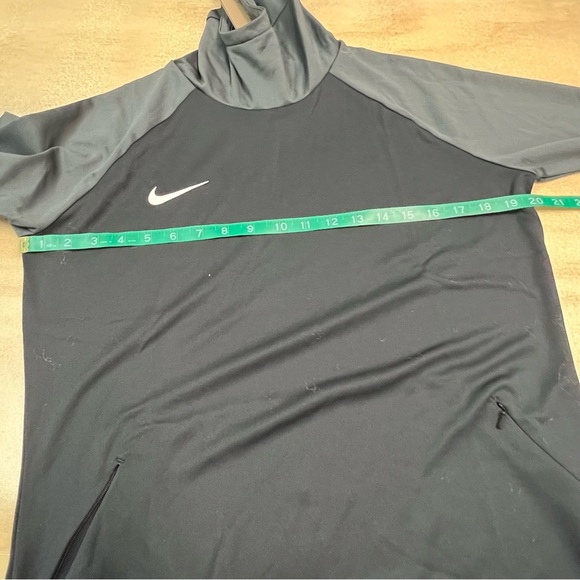 Nike Women’s Dri-Fit Slim Fit Hoodie Size M - Picture 8 of 11